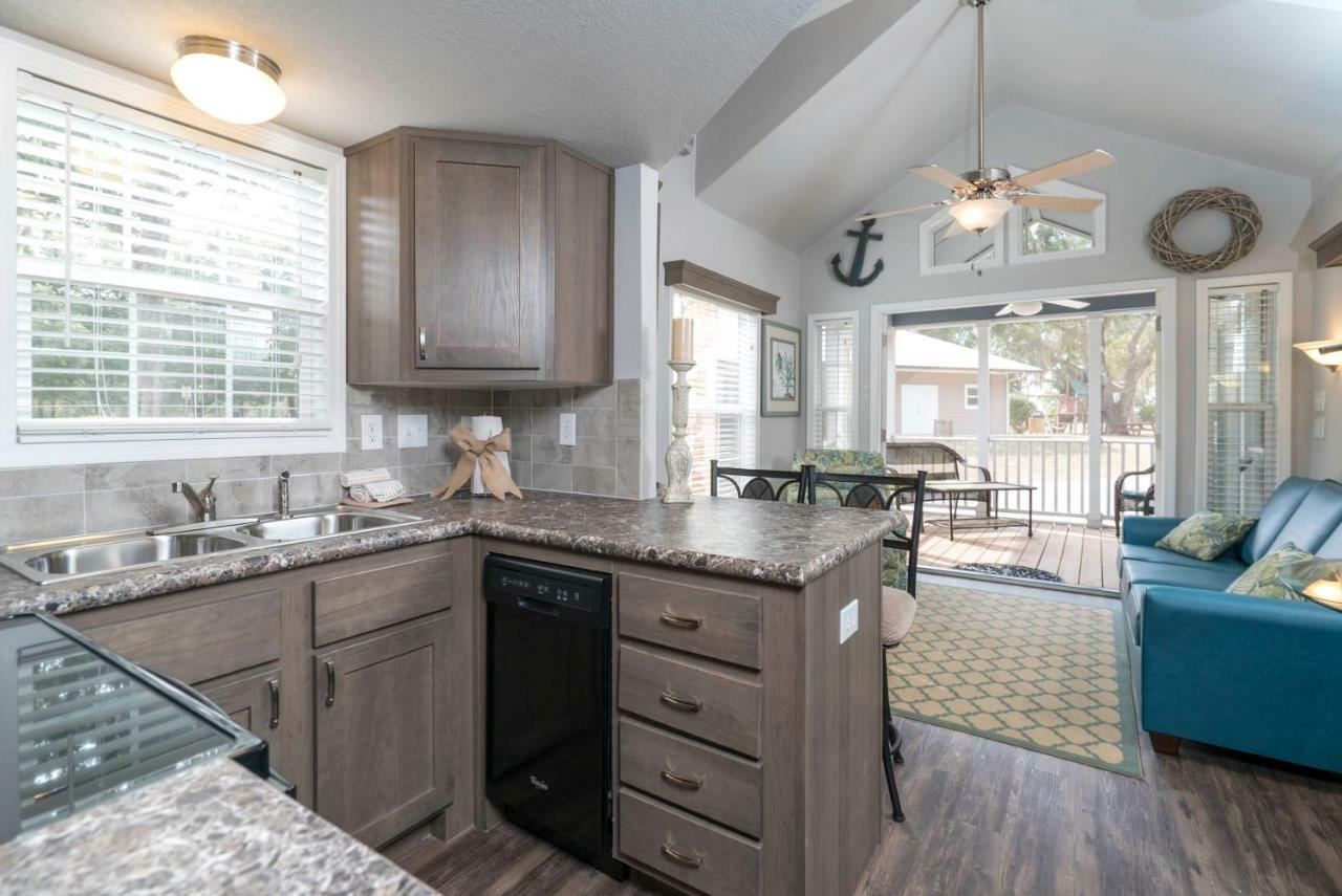Готель Live Oak Landing Freeport Екстер'єр фото